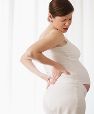 Để giảm bớt sự căng thẳng cho vùng lưng trong thai kỳ